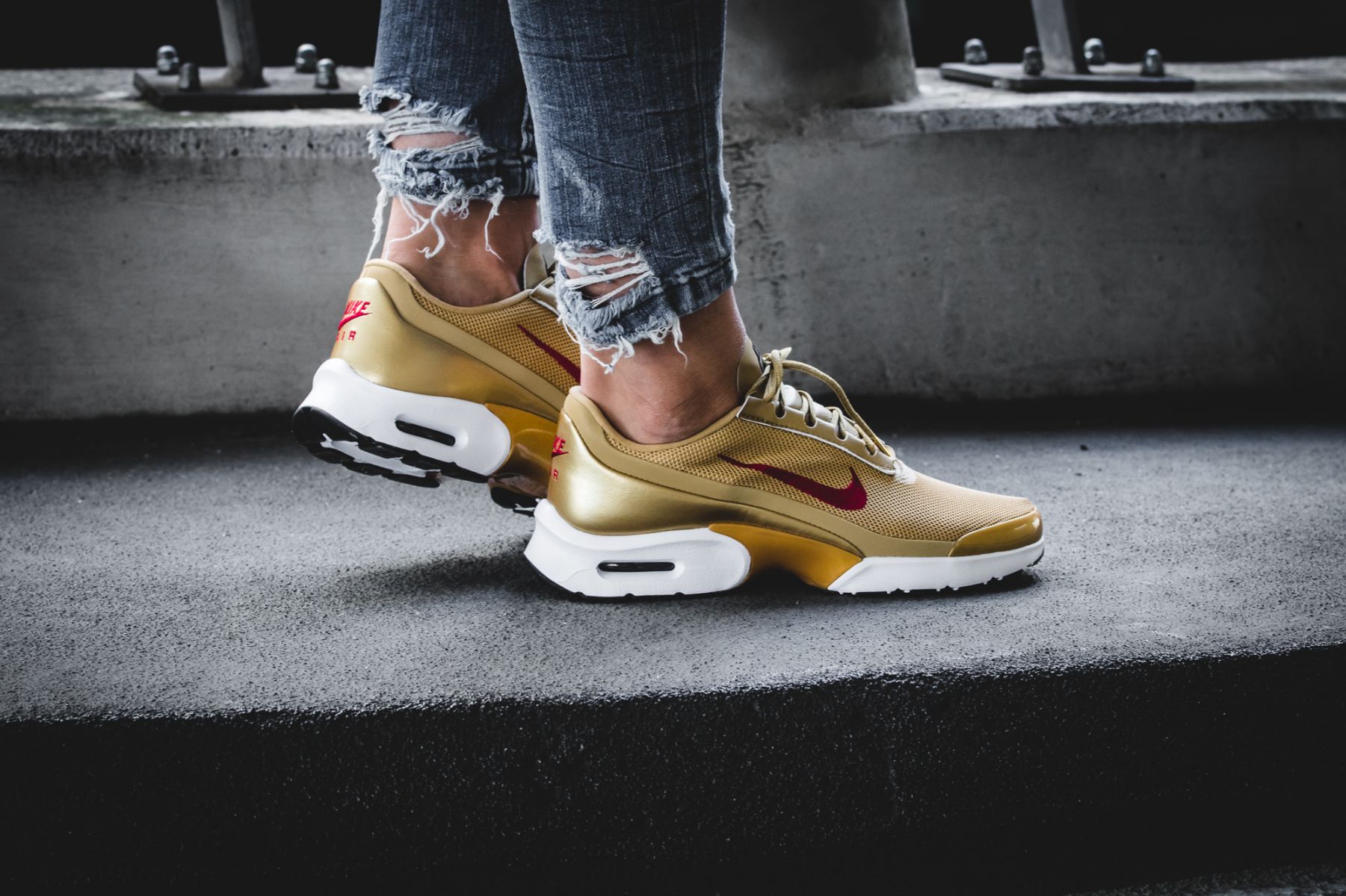 Nike schnabelian air max jewell qs gold